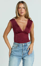 Gloria Top - V Neck Lace Detail Cap Sleeve Top in Wine