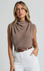 Arianae Top - High Neck Top in Mocha