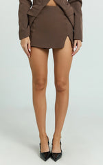 Larah Mini Skort - Mid Rise Leg Split Fitted Skort in Chocolate
