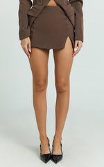 Larah Mini Skort - Mid Rise Leg Split Fitted Skort in Chocolate